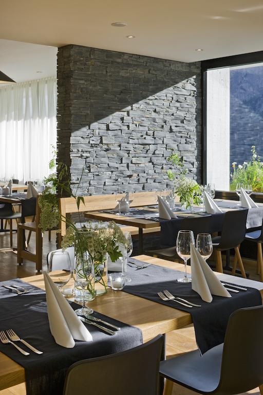 Hotel Restaurant Flaschen Альбинен Экстерьер фото